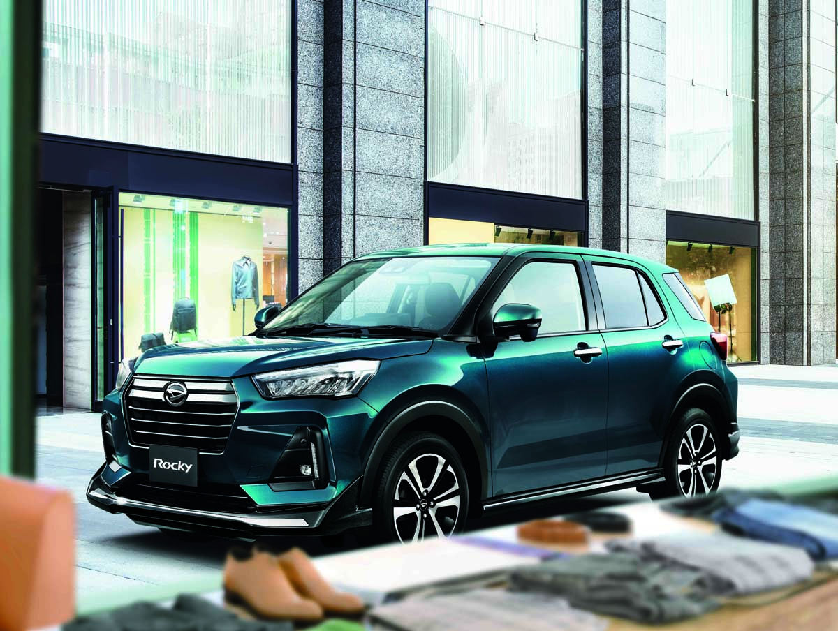 新型コンパクトSUV「ロッキー」