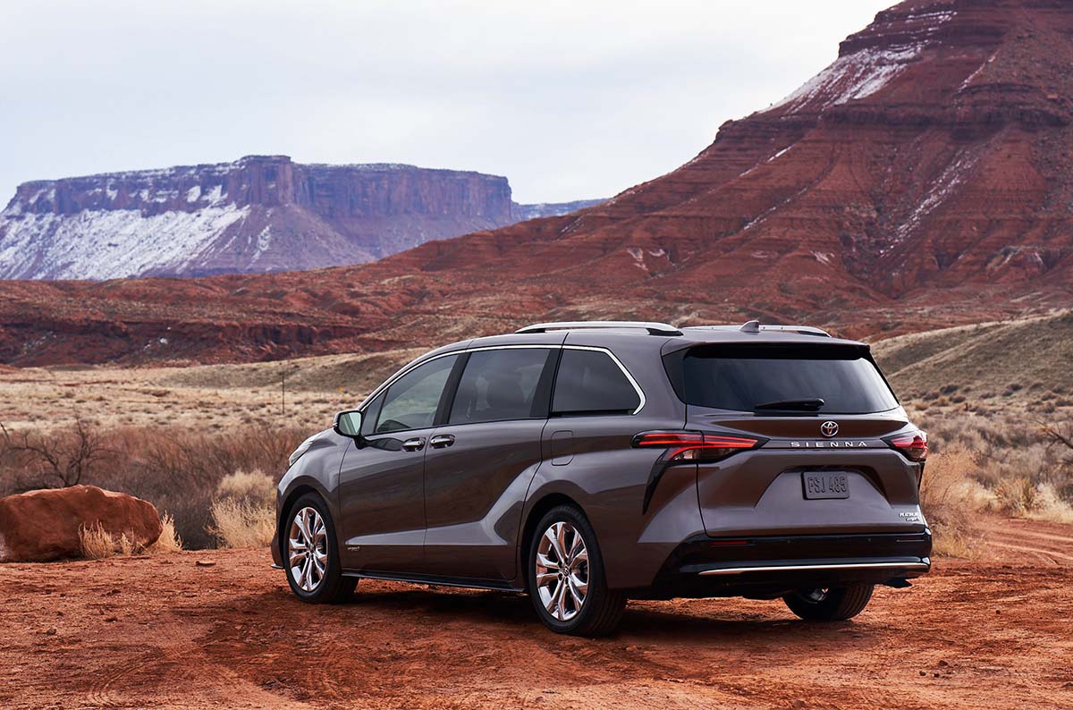 2021_Toyota_Sienna_Platinum