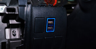 USBスイッチホールチャージャーキャッチ